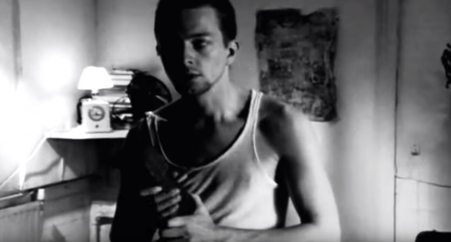 Doodlebug (1997) – Christopher Nolan